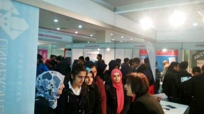 Hk&uuml; Şanlıurfa &Uuml;niversite Tanıtım G&uuml;nleri Fuarında