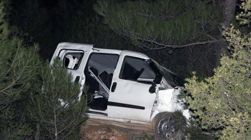 Polis-hırsız Kovalamasında Her İki Ara&ccedil; Da Kaza Yaptı