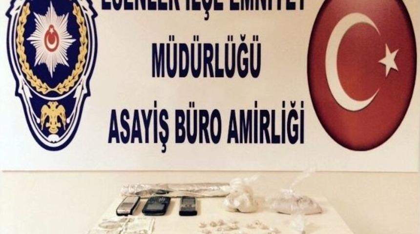 Duvarı Delip İ&ccedil;ine G&ouml;md&uuml;ğ&uuml; Kasaya Eroin Sakladı