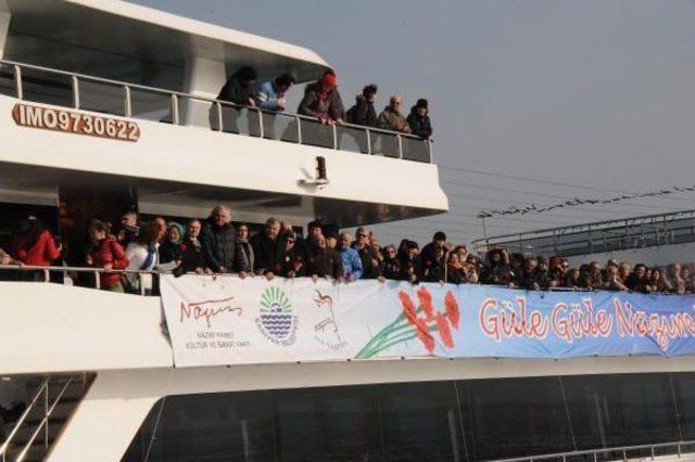 Nazım Hikmet'e Boğaz'da Karanfilli Anma