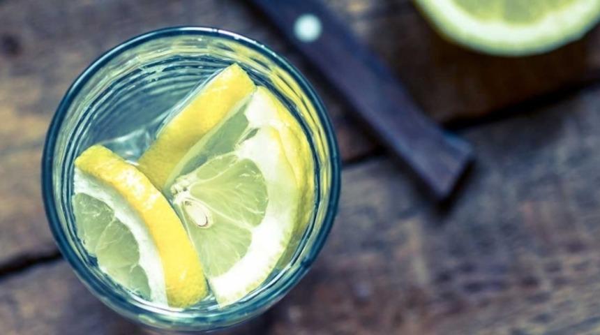  Neden Uyandıktan Sonra Limonlu Su İ&ccedil;melisiniz?