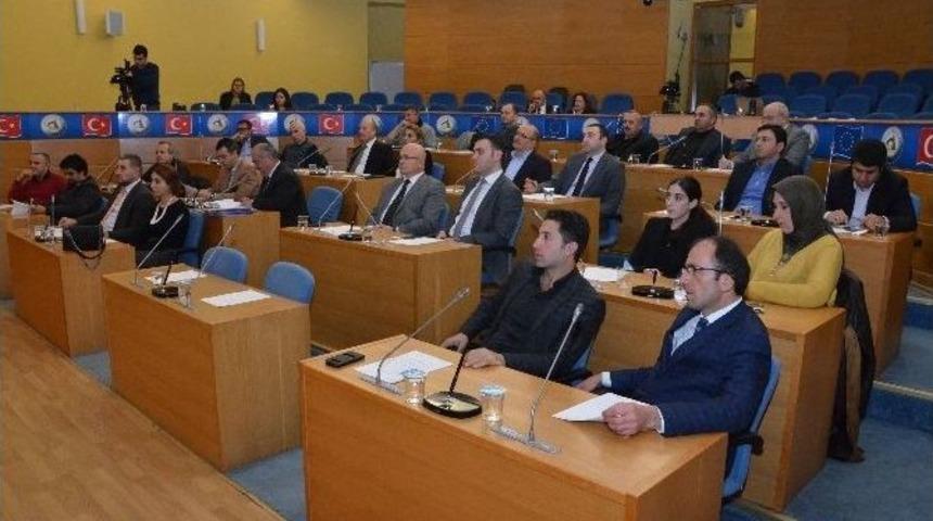 D&uuml;zce Belediye Meclisi Toplandı