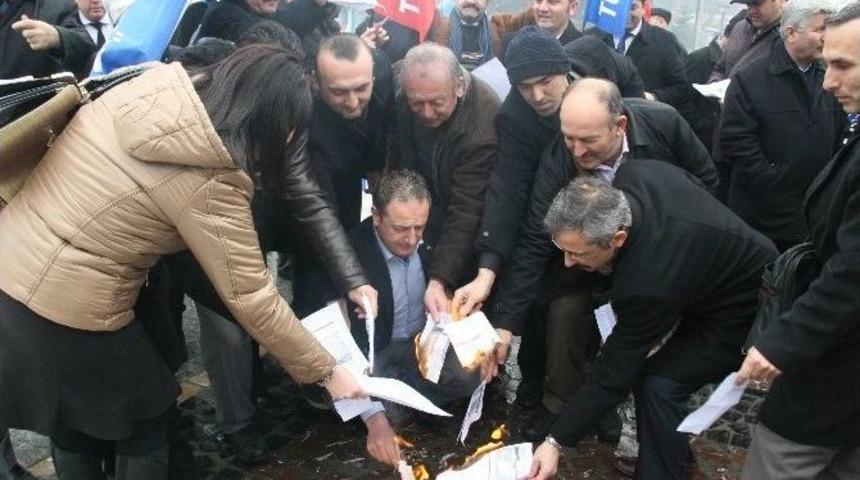 T&uuml;rkiye Kamu-sen &Uuml;yeleri Bordro Yaktılar
