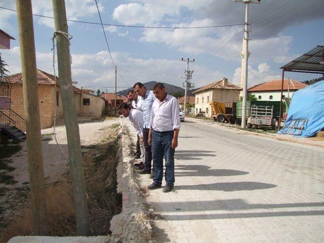 Korkuteli’de Yol Çalışmaları