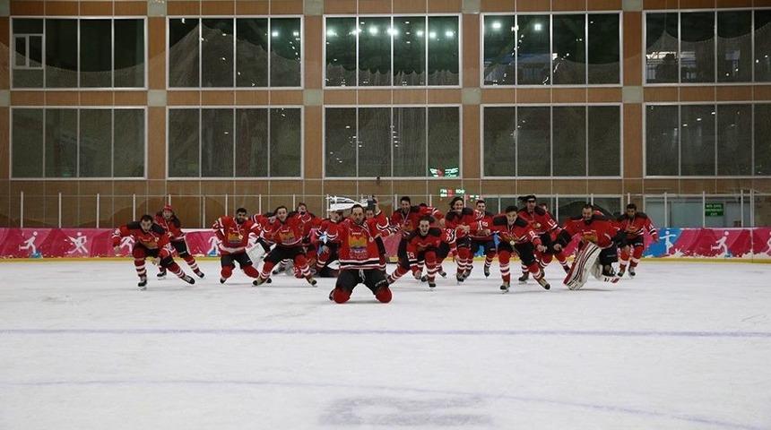 Son Şampiyon Zeytinburnu Buza &Ccedil;ıkıyor