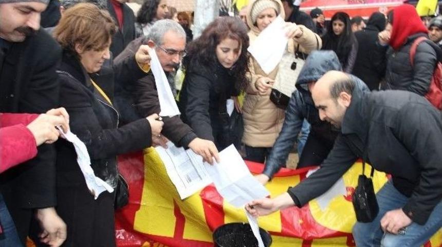 Kesk&rsquo;e Bağlı Sendikalar Bordro Yaktı