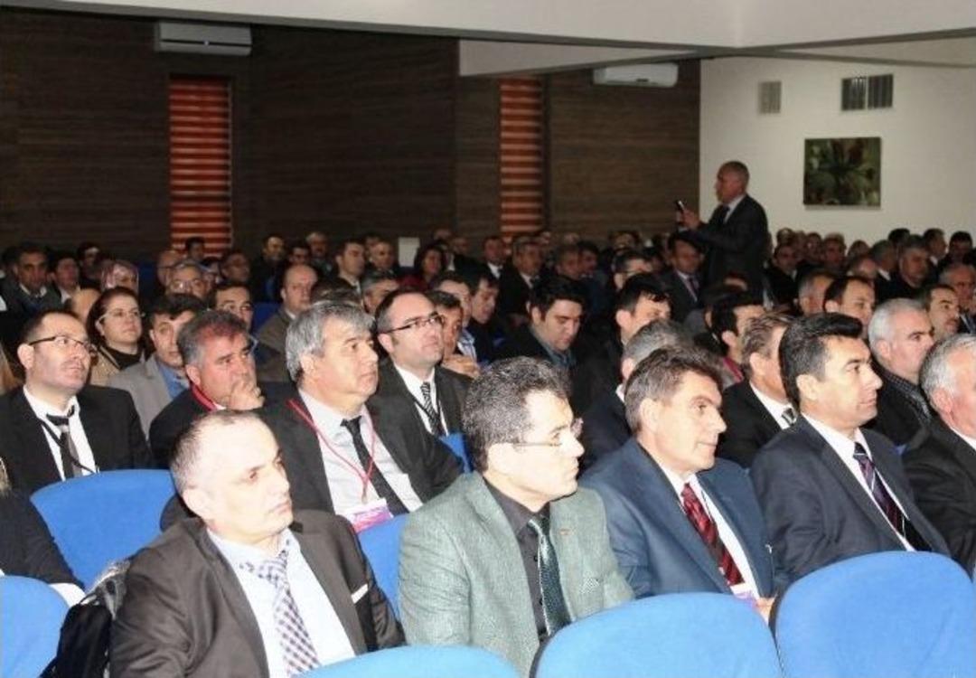 Ayvalık&rsquo;ta Eğitim Y&ouml;netim Seminerine İlgi Yoğun Oldu