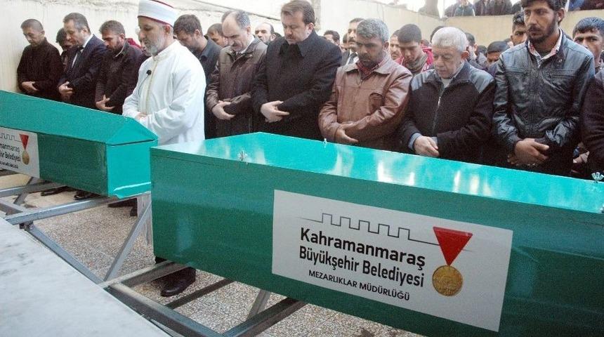 İki Kardeş Yan Yana Toprağa Verildi