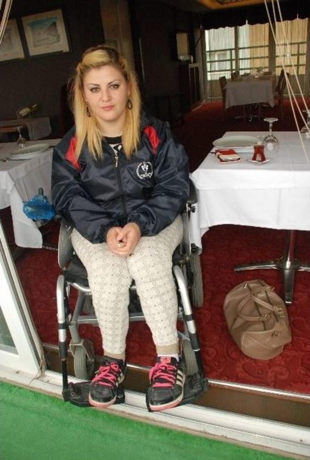 Tinercilerin Saldırısı İle Engelli Oldu, Basketbol İle Hayata Tutundu