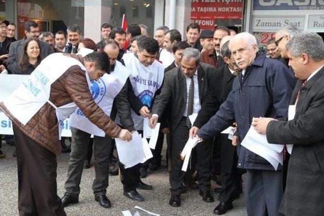 Bordro Yakarak Zammı Protesto Ettiler