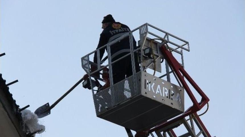 Sa&ccedil;aklardaki Buzlar Kırılıyor