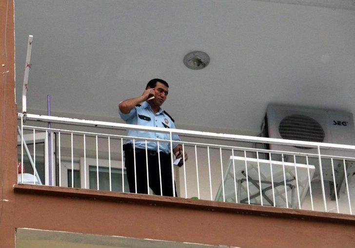 Kalp Krizi Geçiren Babalarını Kurtarmak İçin Ambulans Yerine Ev Sahibini Aradılar G2