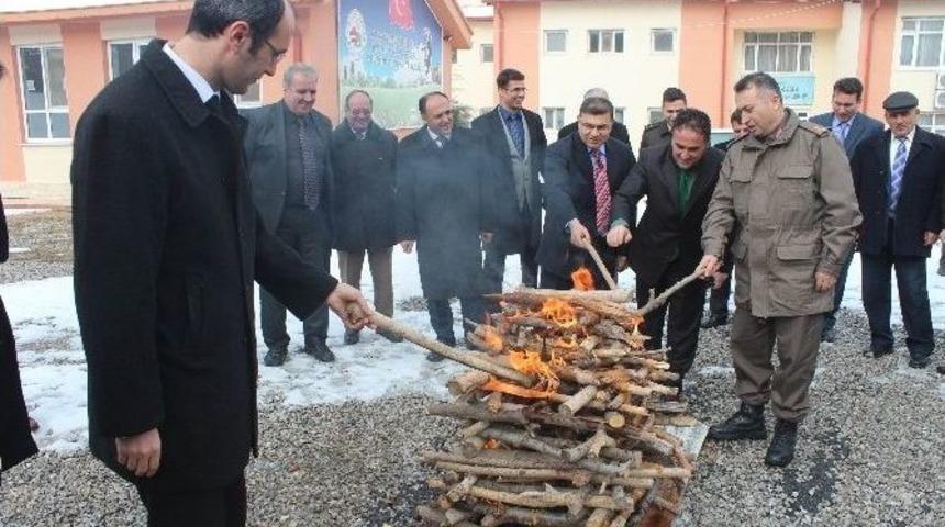 Beyşehir İl&ccedil;e Protokol&uuml; Kamp Ateşi Yaktı