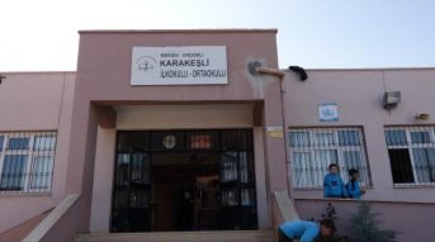 Erdemli Belediyesi&rsquo;nin Okullardaki Bakım Onarım &Ccedil;alışmaları S&uuml;r&uuml;yor