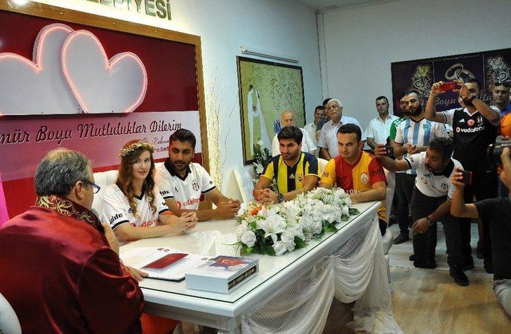 Ezeli Rakipleri Buluşturan Nikaha Belediye Başkanı Sürprizi G3