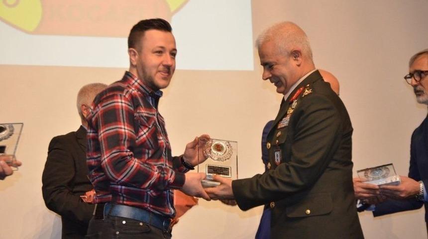 Kocaeli Gazeteciler Cemiyeti&rsquo;nden İha&rsquo;ya 2 &Ouml;d&uuml;l