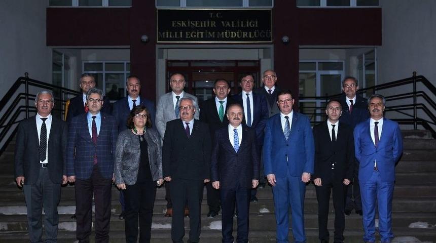 Vali &Ccedil;akacak İl Milli Eğitim M&uuml;d&uuml;rl&uuml;ğ&uuml;&rsquo;n&uuml;n &Ccedil;alışmaları Hakkında Bilgi Aldı