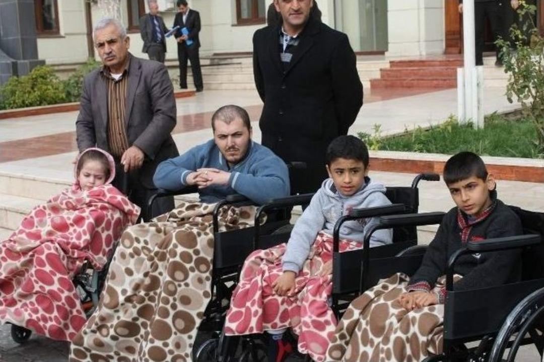 G&ouml;zleri Dolan Vali Tutulmaz Konuşmasını Yarıda Kesti