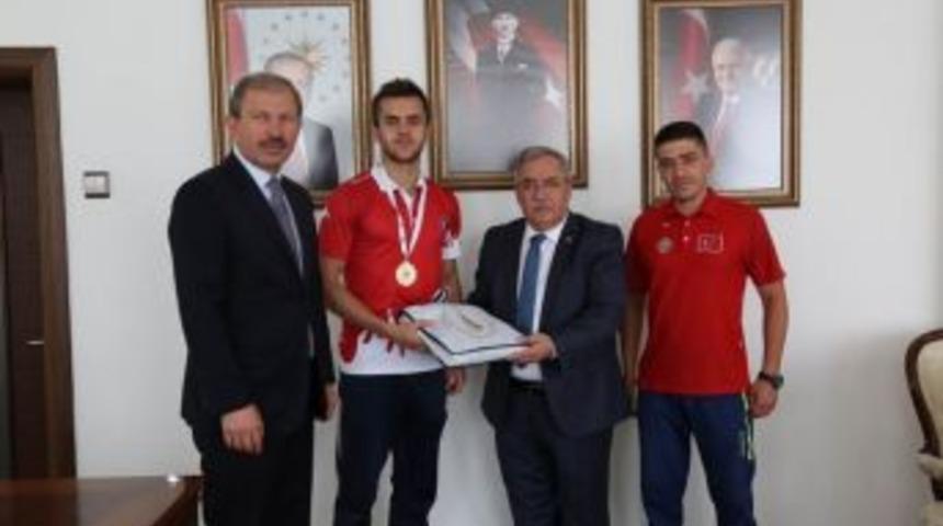 Boks&ouml;r Bera Doğan Kılı&ccedil;: Avrupa&rsquo;dan Da Altın Madalya İle D&ouml;neceğim