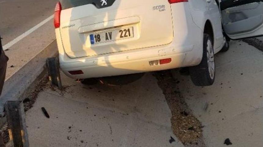 Otomobil Ref&uuml;je &Ccedil;arptı: 1 &Ouml;l&uuml;