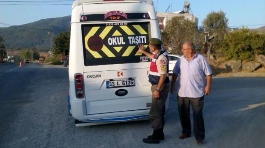 Anamur&rsquo;da Jandarma &Ouml;ğrenci Servislerini Denetledi