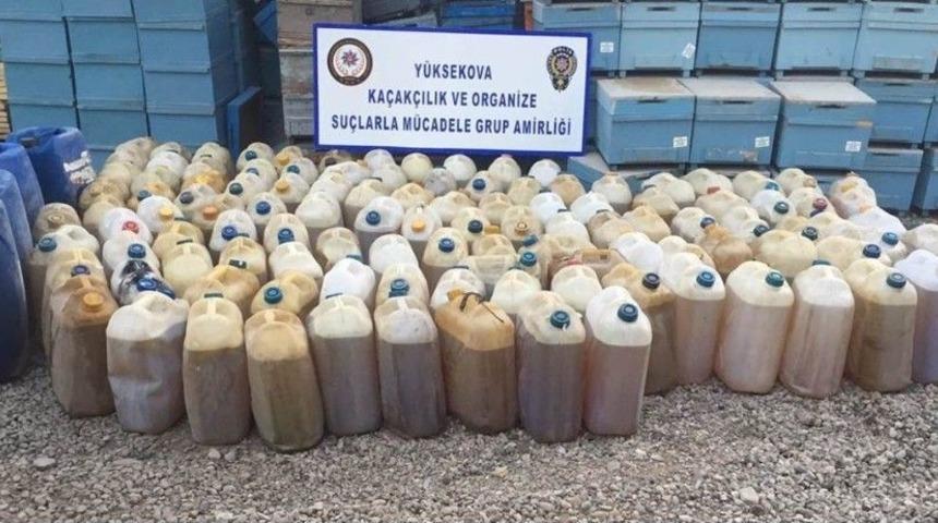 Hakkari&rsquo;de G&uuml;mr&uuml;k Ka&ccedil;ağı Malzeme Ele Ge&ccedil;irildi