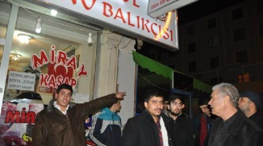 İş yeri m&uuml;h&uuml;rlenen balık&ccedil;ı, d&uuml;kkanını yakmak istedi