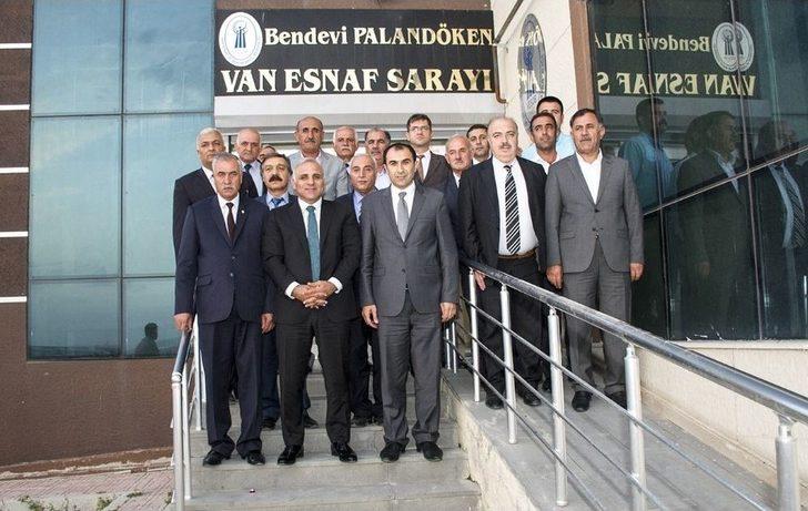 Vali Zorluoğlu, Van’da Göçmenlerin Kaldıkları Yerleşkeleri Ziyaret Etti G4