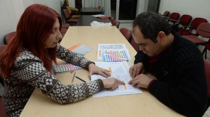 Hafızasını Kaybeden Gen&ccedil; Yeniden Okuma Yazma &Ouml;ğreniyor