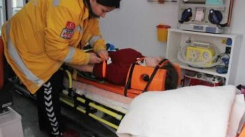 Merdivenlerden Yuvarlanan &Ouml;ğrenci Hastanelik Oldu