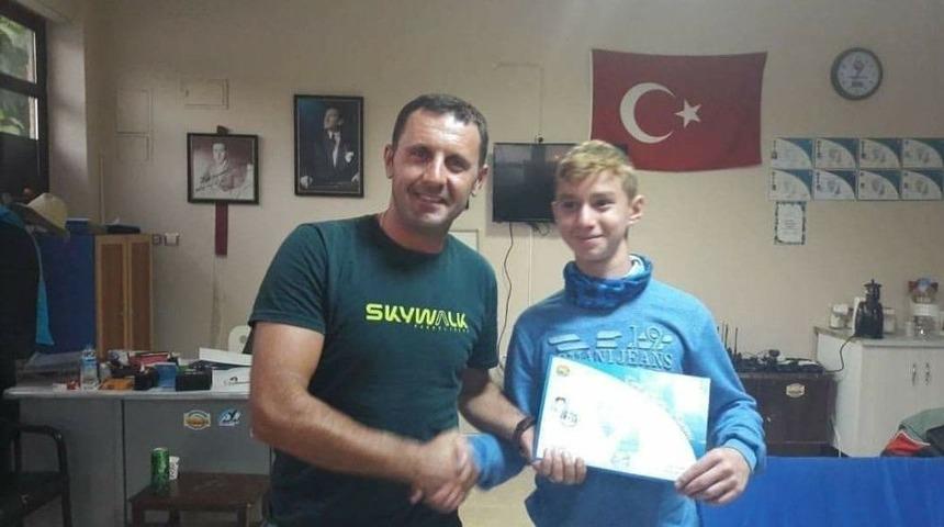 16 Yaşında B&ouml;lgenin En Gen&ccedil; Pilotu Oldu