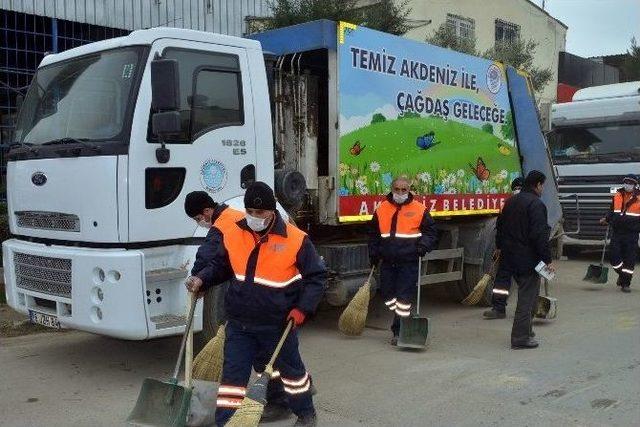 Mobil Temizlik Ekipleri Tırmıl Sanayi Sitesi’nde Temizlik Yaptı