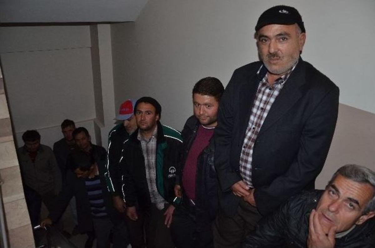 Soma İş-kur &Ouml;n&uuml;nde Kuyruk Oluştu