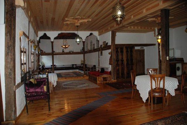 Osmaneli’nde Tarihi Konaklar Turizme Açılıyor