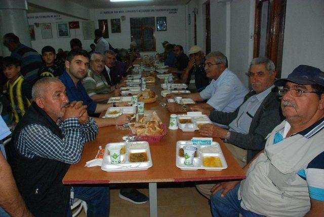 Muharrem Ayında ‘iftar Ve Sahur Topu’