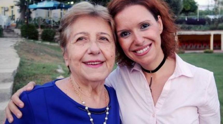 Anne- Kız 't&uuml;p Mide' Ameliyatıyla Toplam 86 Kilo Verdi