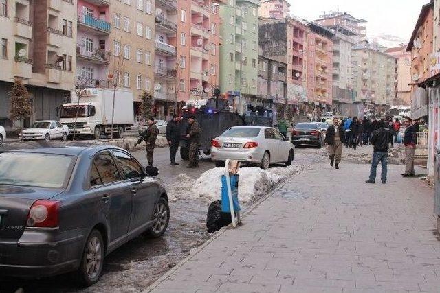 Hakkari&rsquo;de Ş&uuml;pheli Paket Alarmı 1