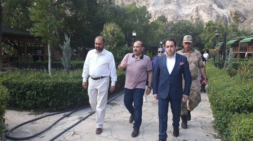 Bitlis Valisi Ustaoğlu&rsquo;ndan Darende&rsquo;ye Ziyaret