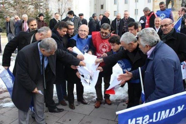 Nevşehir'deki Memurlar Da Bordro Yaktı