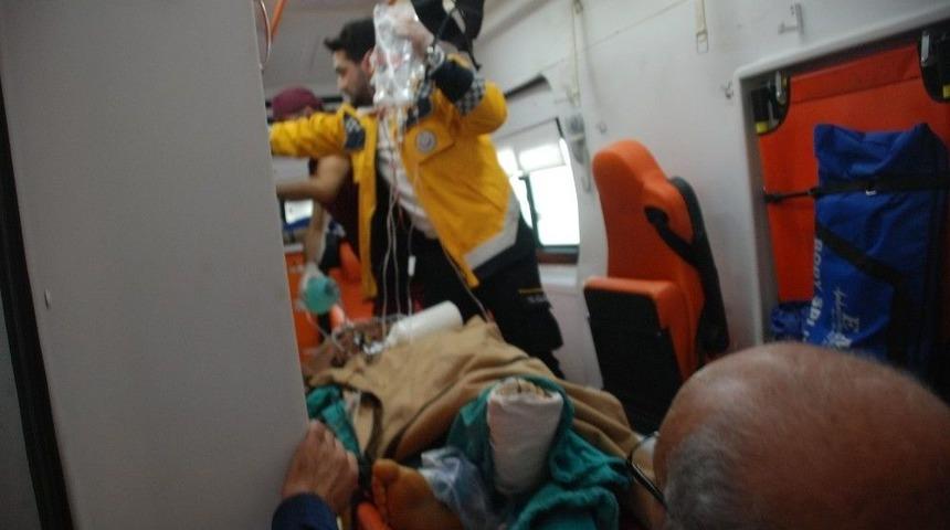 Ayağını Yem Karma Makinesine Kaptıran Gen&ccedil; Ağır Yaralandı