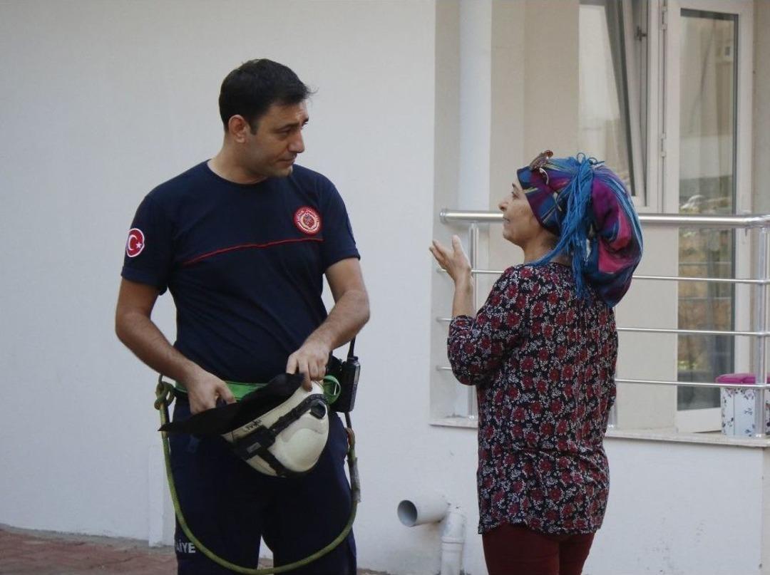 Ocakta Yemek Bırakıp Anahtarı Da Yanlışlıkla &Ccedil;&ouml;pe Attı