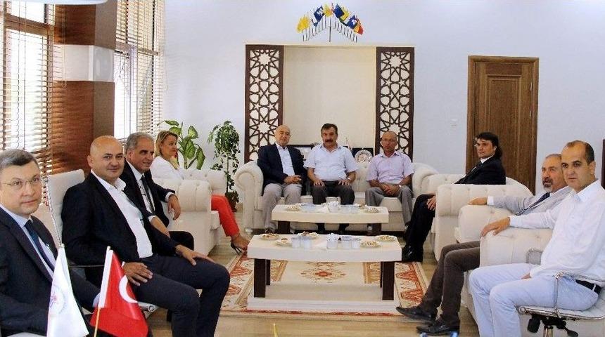 Başkan İsmet &Ouml;zotra&ccedil;&rsquo;tan, G&uuml;ltekin&rsquo;e &rsquo;k&uuml;tahya Vişnesi Coğrafi İşareti&rsquo; Teşekk&uuml;r&uuml;