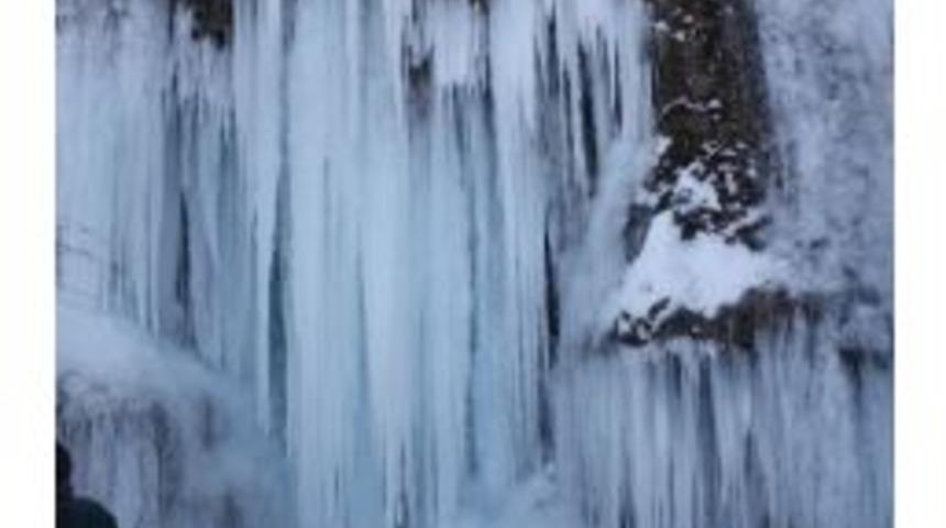 Aşırı Soğuk Girlevik Şelalesini Dondurdu