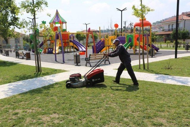 Serdivan&rsquo;da Park Ve Bah&ccedil;elere Estetik Dokunuş 2