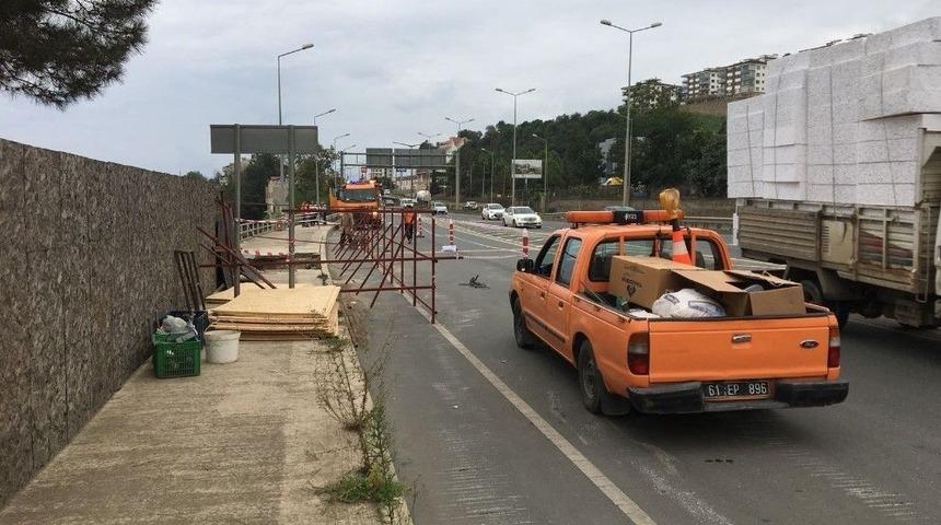 Trabzon’da Kaldırım Çöktü