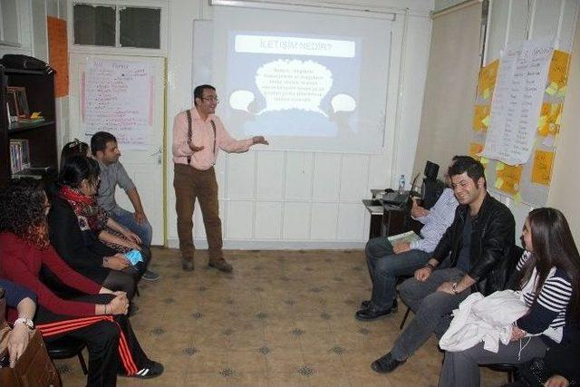 Gen&ccedil;ler İletişimi İnteraktif Ortamda &Ouml;ğreniyor 1