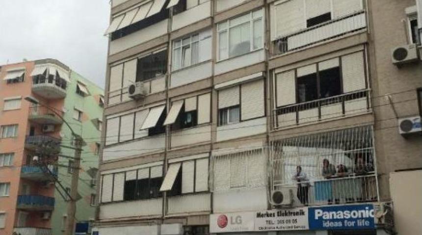 Emekli polis evinde &ouml;l&uuml; bulundu