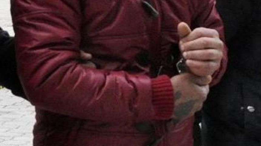 &Uuml;zerinde 550 gram esrar bulundu