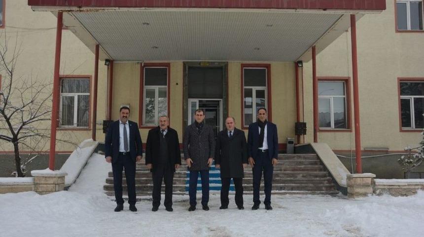 El Birliği İle G&uuml;&ccedil; Birliğine