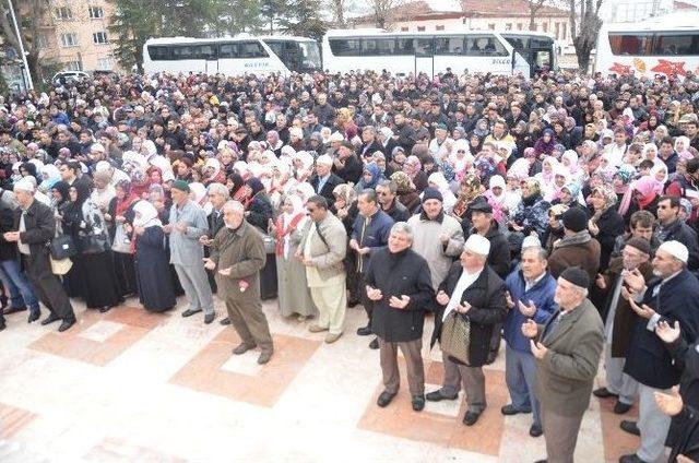 Bilecik&rsquo;te Umre&rsquo;ye Gidecek 210 Kişi Uğurlandı 1